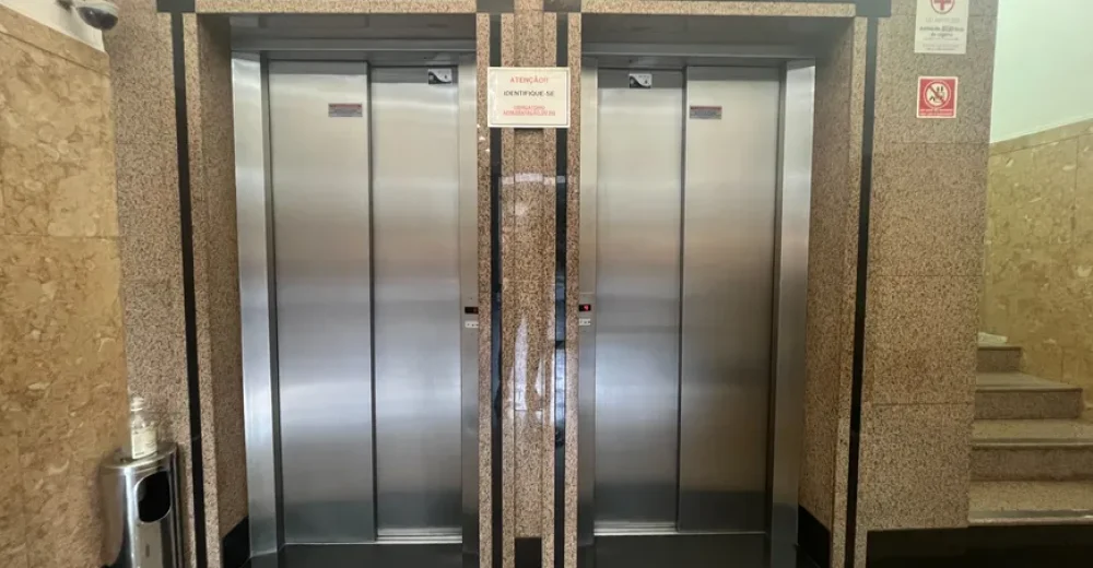 sala-comercial-com-2-quartos-a-venda-31m-no-centro-curitiba-10