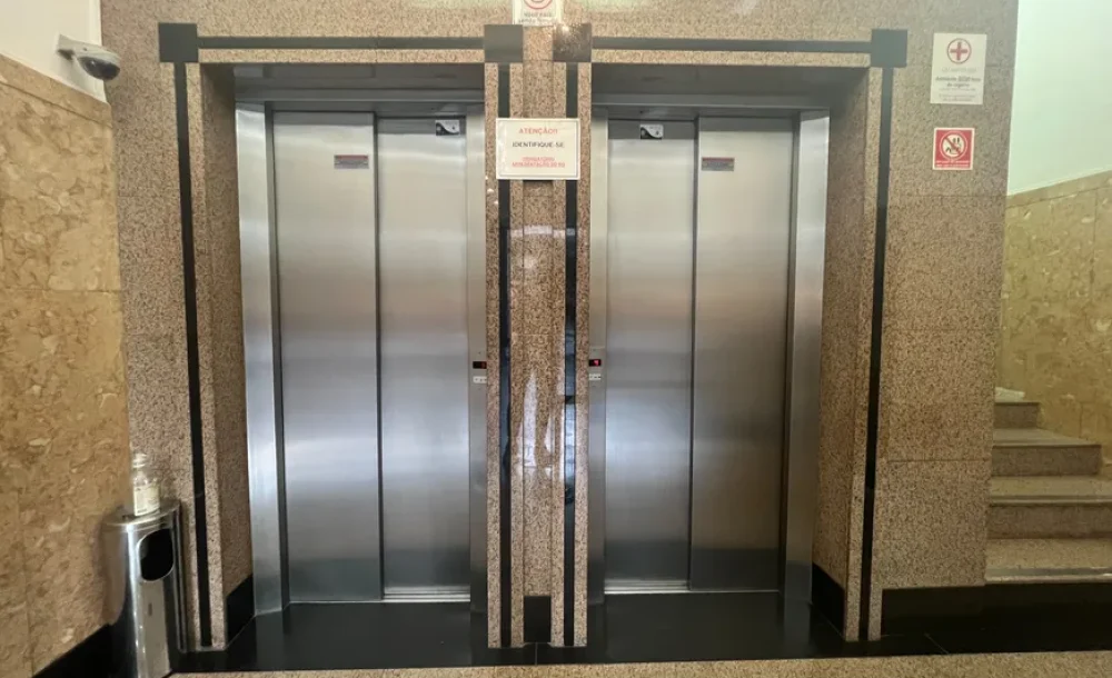 sala-comercial-com-2-quartos-a-venda-31m-no-centro-curitiba-10