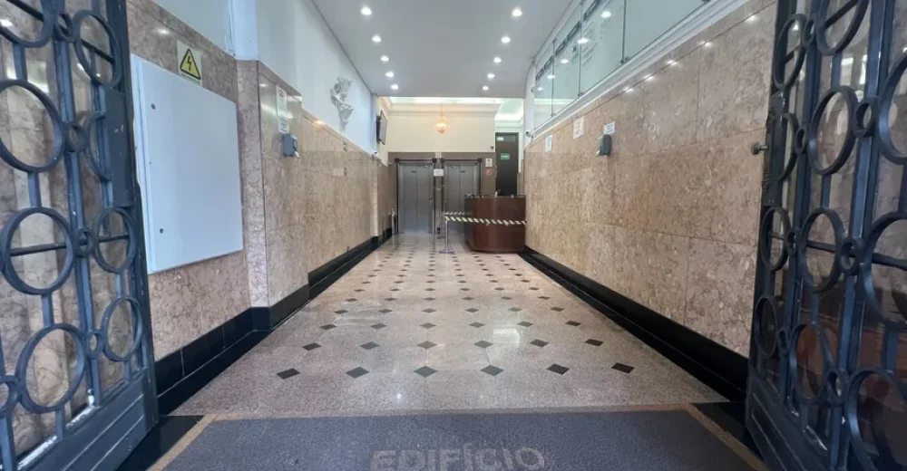 sala-comercial-com-2-quartos-a-venda-31m-no-centro-curitiba-12