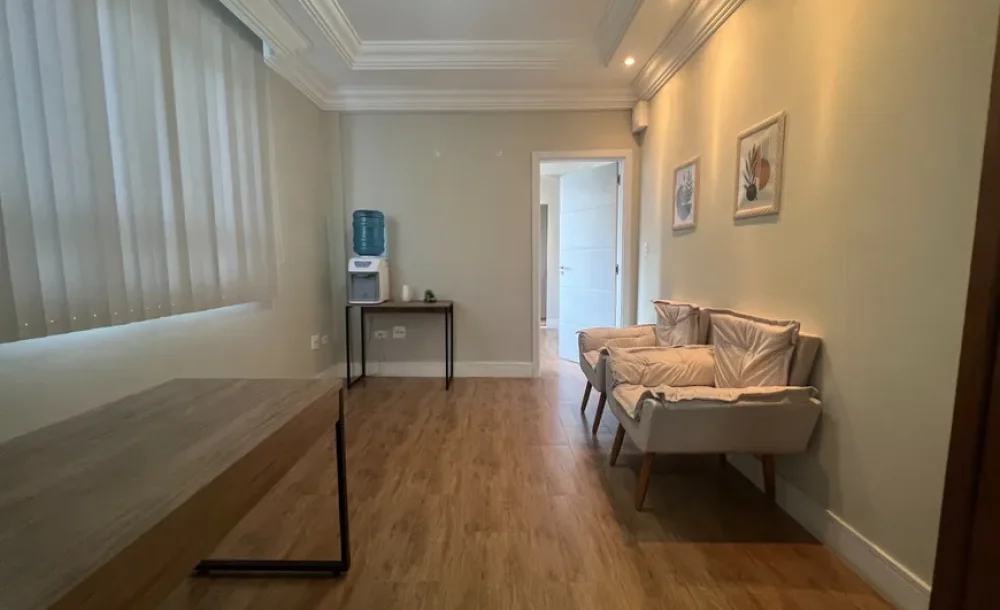 sala-comercial-com-2-quartos-a-venda-31m-no-centro-curitiba-2