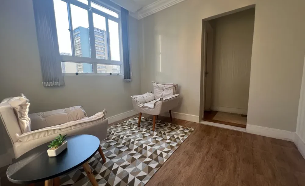 sala-comercial-com-2-quartos-a-venda-31m-no-centro-curitiba-3