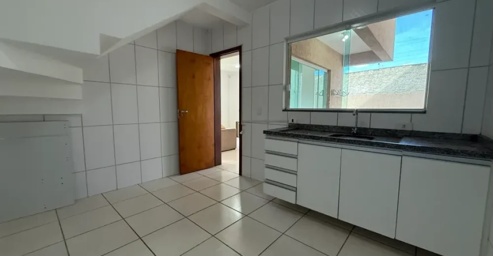 sobrado-com-3-quartos-a-venda-94m-no-pinheirinho-curitiba-10