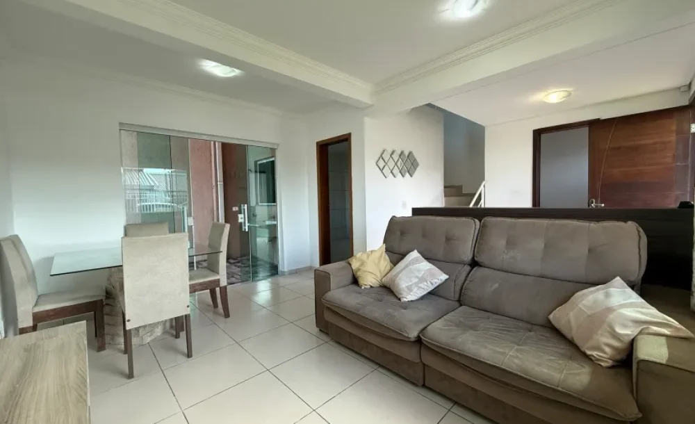 sobrado-com-3-quartos-a-venda-94m-no-pinheirinho-curitiba-8